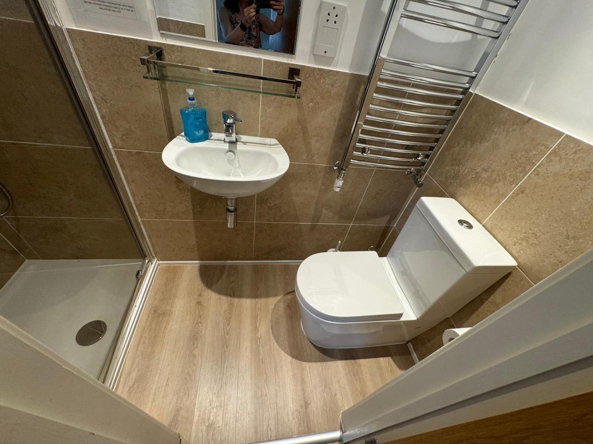 Studio-1-Staines/Heathrow/London-Own Entrance Extérieur photo